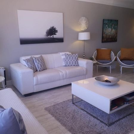 Blouberg Beachfront Apartment Bloubergstrand Buitenkant foto