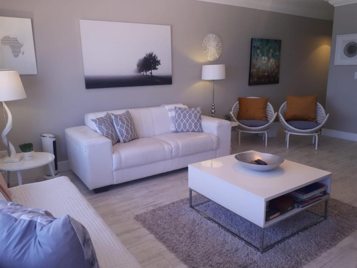 Blouberg Beachfront Apartment Bloubergstrand Buitenkant foto